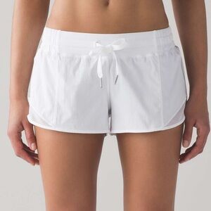 🩵Lululemon White Hotty Hot Shorts Low Rise 2.5” Inseam
